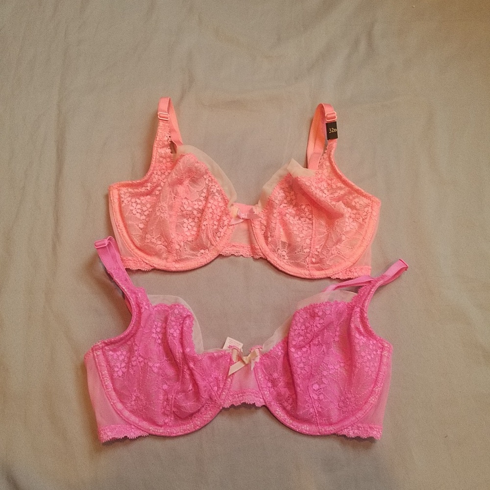 Victoria's Secret Lace Bra 32D